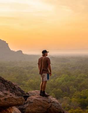 a man standing on top of Nawurlandja Lookout