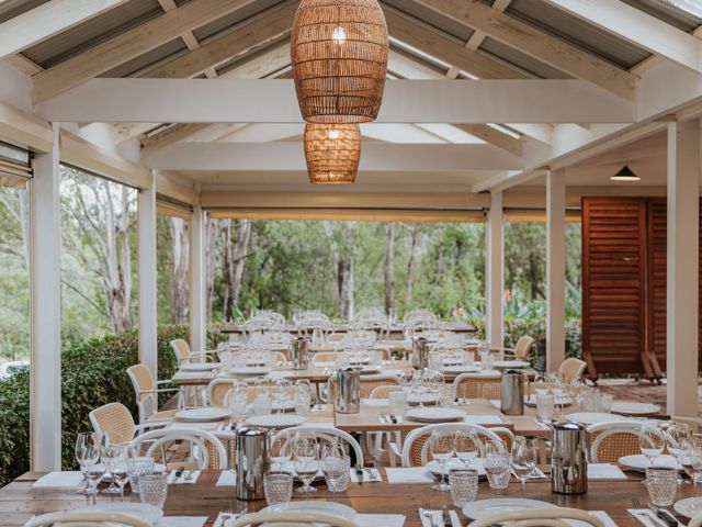 an elegant indoor dining at Estancia Adina, Lovedale