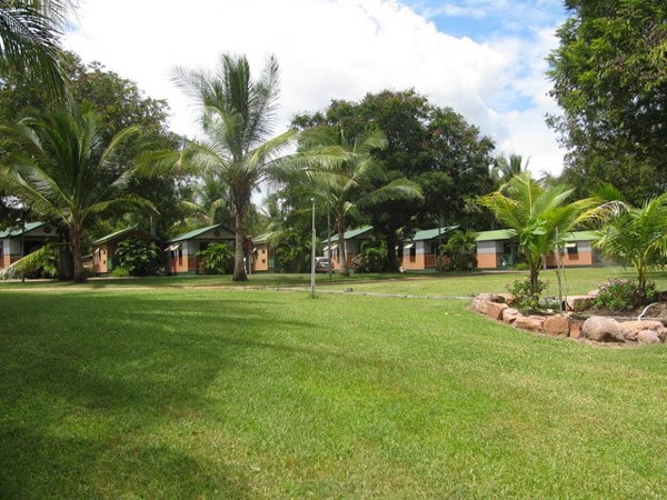 cabins at Ivanhoe Village Caravan Resort