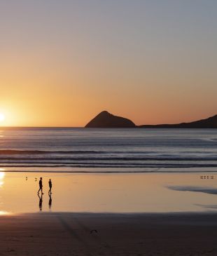 <p><i>The 21 most breathtaking sunsets</i> in <strong>Australia</strong></p>
