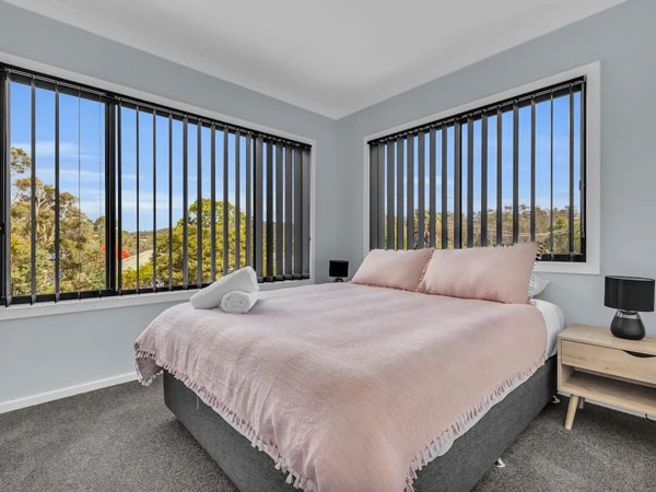 the bedroom at Heather Merimbula