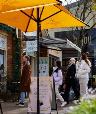 <p><i>12 treasure-filled spots</i> for shopping in <strong>Leura</strong></p>
