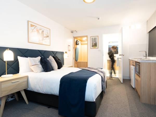 the bedroom interior at Mountain Lodge, Jenolan Caves, Blue Mountains