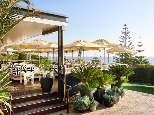 al fresco dining at The Shorehouse