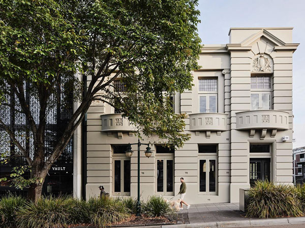 the building exterior of Saint Hotel, St Kilda