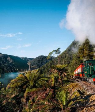 <p><i>The most amazing train journeys</i> in <strong>Australia</strong></p>
