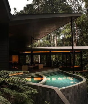 <p><i>A look at 3 of</i> <strong>Tropical North Queensland’s</strong> most luxurious stays</p>
