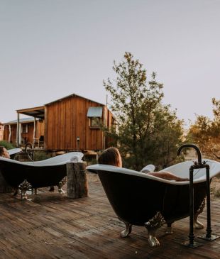 <p><i>8 remote outback retreats</i> around <strong>Australia</strong></p>
