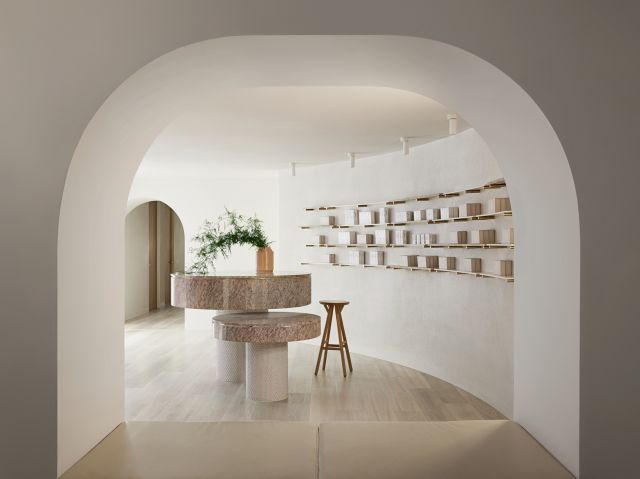 Holism Retreat, Chadstone