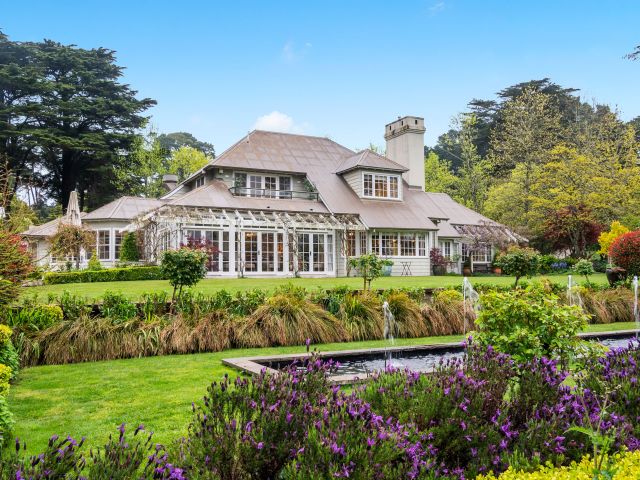 Parklands Country Gardens, Blackheath
