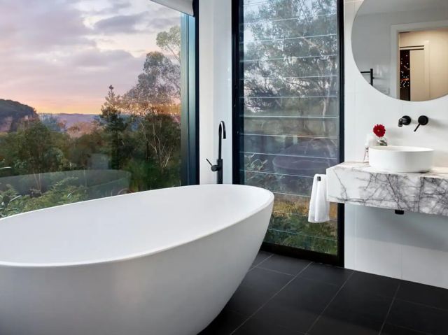 an indoor tub atThe Machinery Shed at Logan Brae Orchards