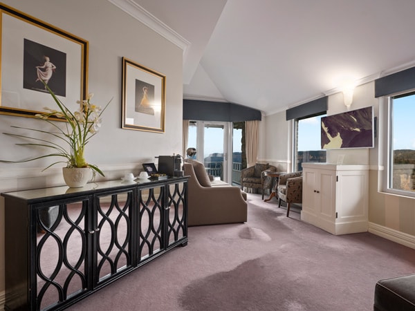 a look inside the Corner View Suite, Echoes Blue Mountains Boutique Hotel
