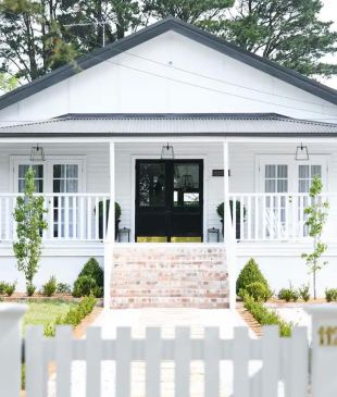 <p><i>10 charming country stays</i> in <strong>Leura</strong> to escape to now</p>
