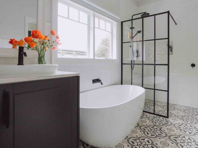 The 4th Sister Cottage bath view, Katoomba