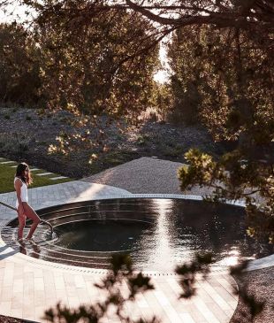<p><i>The newest hot springs</i> making gentle waves on the <strong>Mornington Peninsula</strong></p>
