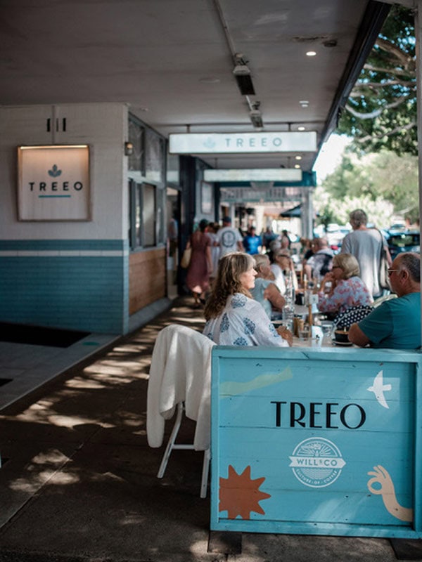 people dining outside Cafe Treeo, Sawtell