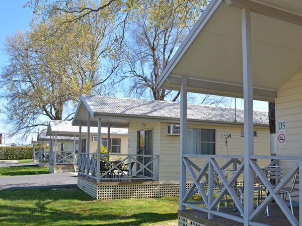 Cabins at Colour City Caravan Park in Orange