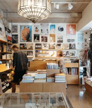 <p><i>16 must-visit record stores</i> in <strong>Australia</strong></p>
