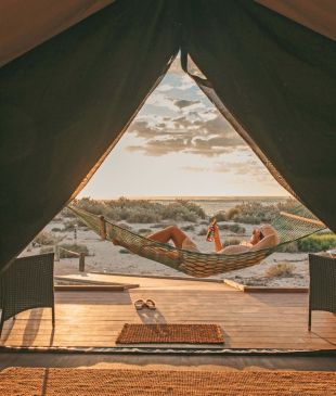 <p><i>A stay</i> at Sal Salis <strong>Ningaloo Reef</strong> will ruin all other stays for life</p>
