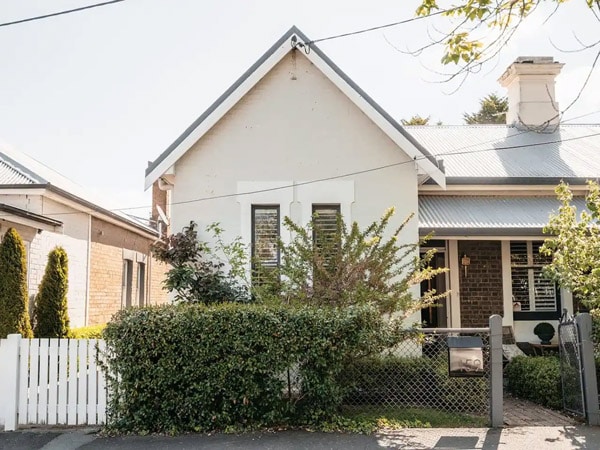 the cottage exterior at La Mia Casa, Orange
