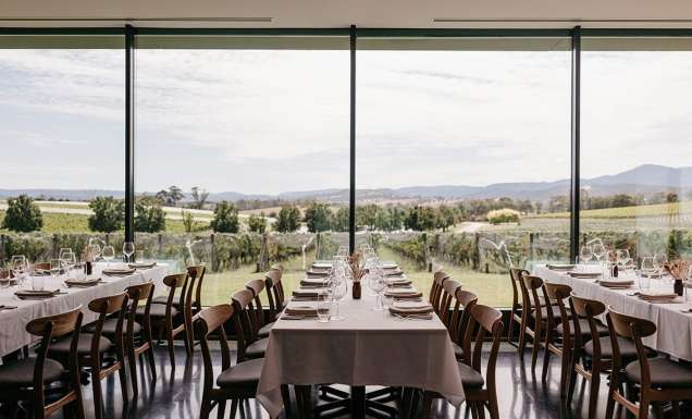 Oakridge restaurant dining room