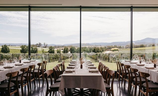 Oakridge restaurant dining room