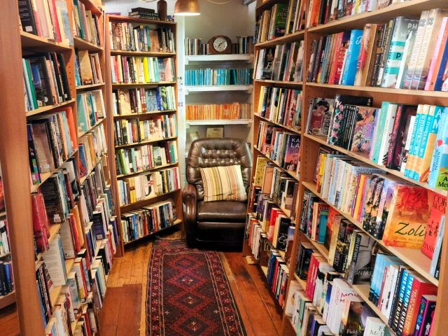 RoseyRavelston Books Lawson