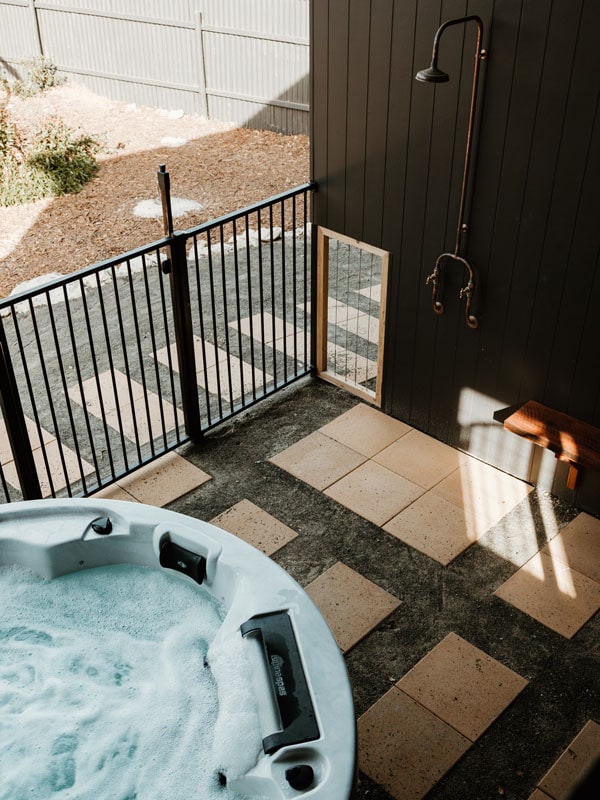 a outdoor spa bath at Salty Brush, Kangaroo Island, SA