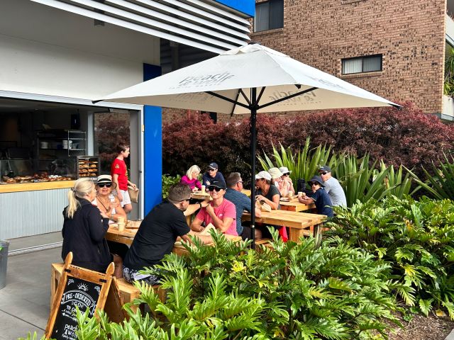 al fresco dining at Peach & Wolf Bakery, Coffs Harbour