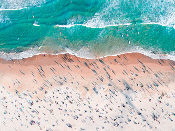 a bird's-eye view of the Bondi Beach in Sydney