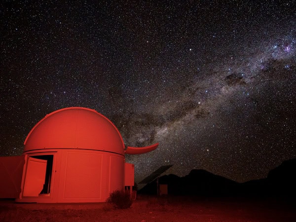 the Arkaroola Observatory under the starry night sky