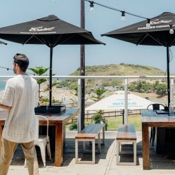 al fresco dining at Jetty Beach House, Coffs Harbour pubs