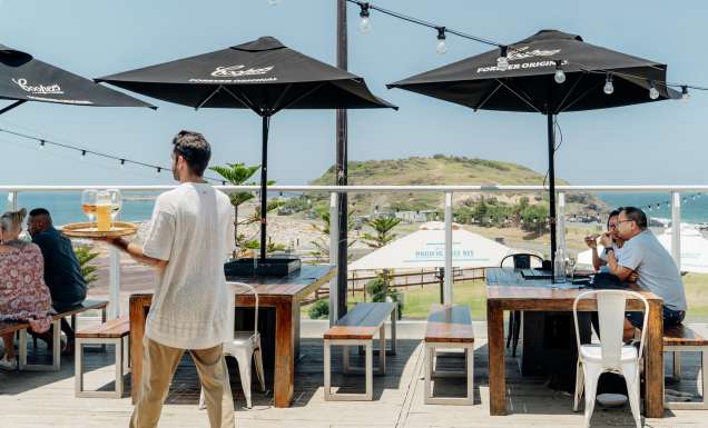 al fresco dining at Jetty Beach House, Coffs Harbour pubs