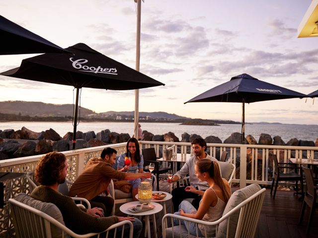 friends dining at Latitude 30, Coffs Harbour restaurants