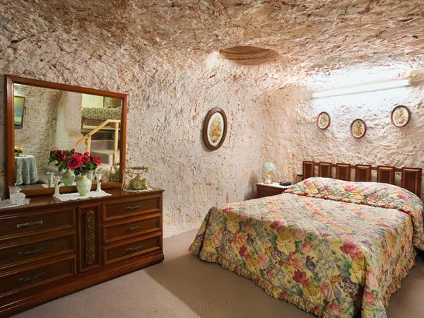 the bedroom at Faye’s Underground Home, SA