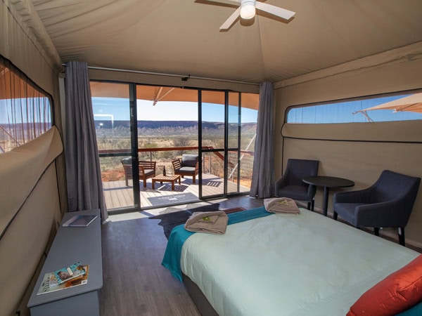 a look inside the safari-style tent at Kings Creek Station