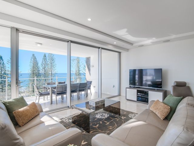 a spacious apartment with scenic sea views at Sea Pearl Mooloolaba 