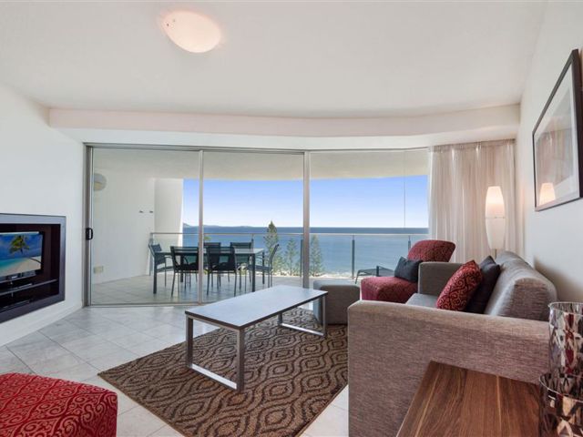 a spacious suite with ocean views at Mantra Sirocco, Mooloolaba