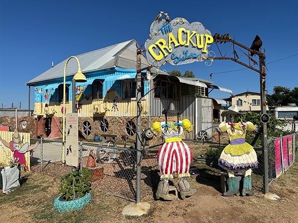 exterior image of the crack up sisters house in winton