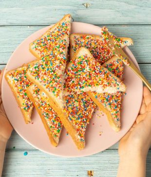 <p><i>The weirdest foods</i> that only <strong>Aussies</strong> know about</p>
