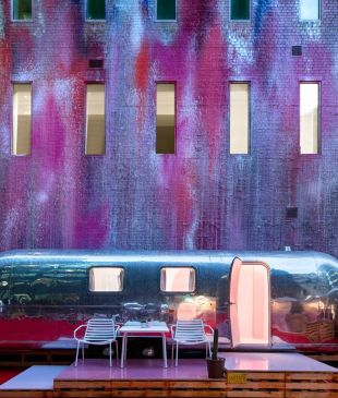 <p><i>12 weird and wonderful places to stay around</i> <strong>Australia</strong></p>
