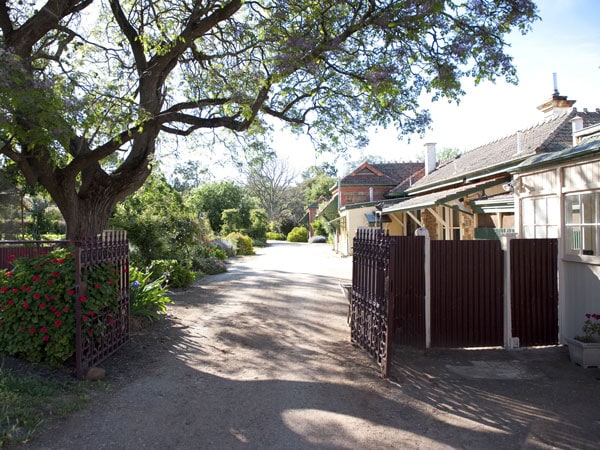 the Anlaby Station property under the shade of tree