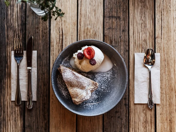 a table-top view of apple pie at Willie Smith’s Apple Shed