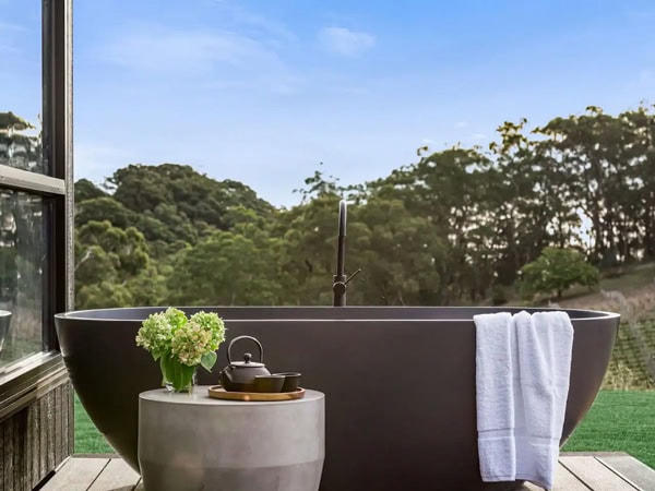 an outdoor bathtub at Espira, Ashton