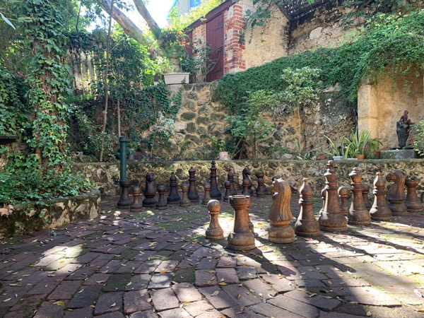 huge chess pieces outside Fothergills of Fremantle property