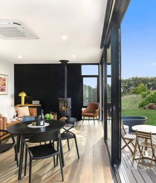 <p><i>15 incredible</i> <strong>Adelaide Hills</strong> Airbnbs to elevate your holiday</p>
