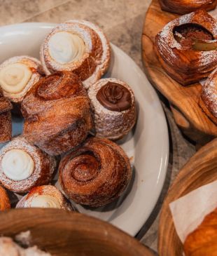 <p><i>15</i> <strong>Adelaide Hills</strong> cafes you can&#8217;t miss</p>
