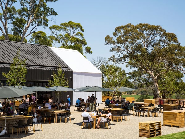 al fresco dining at Lot 100, Hay Valley