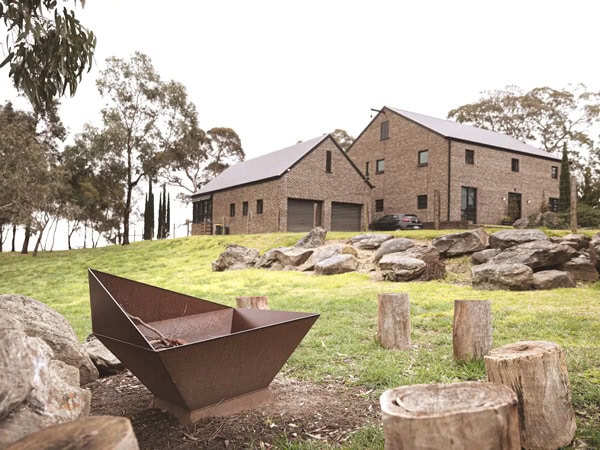 the property exterior of the farm stay at Mount Torrens