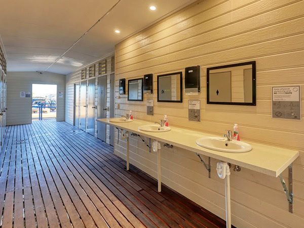 shared toilet and shower block at Winton Wanderers Caravan Park